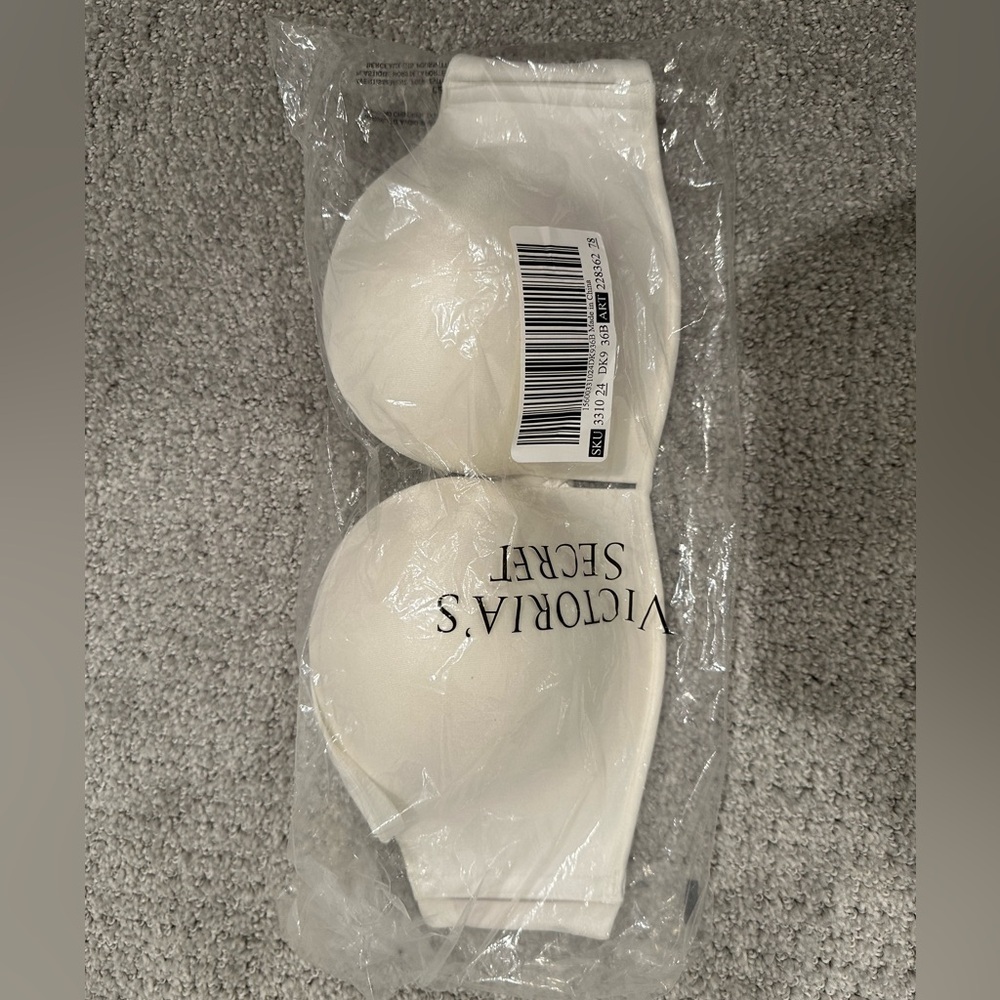 White Victoria Secret Bombshell Bra 36B NWT